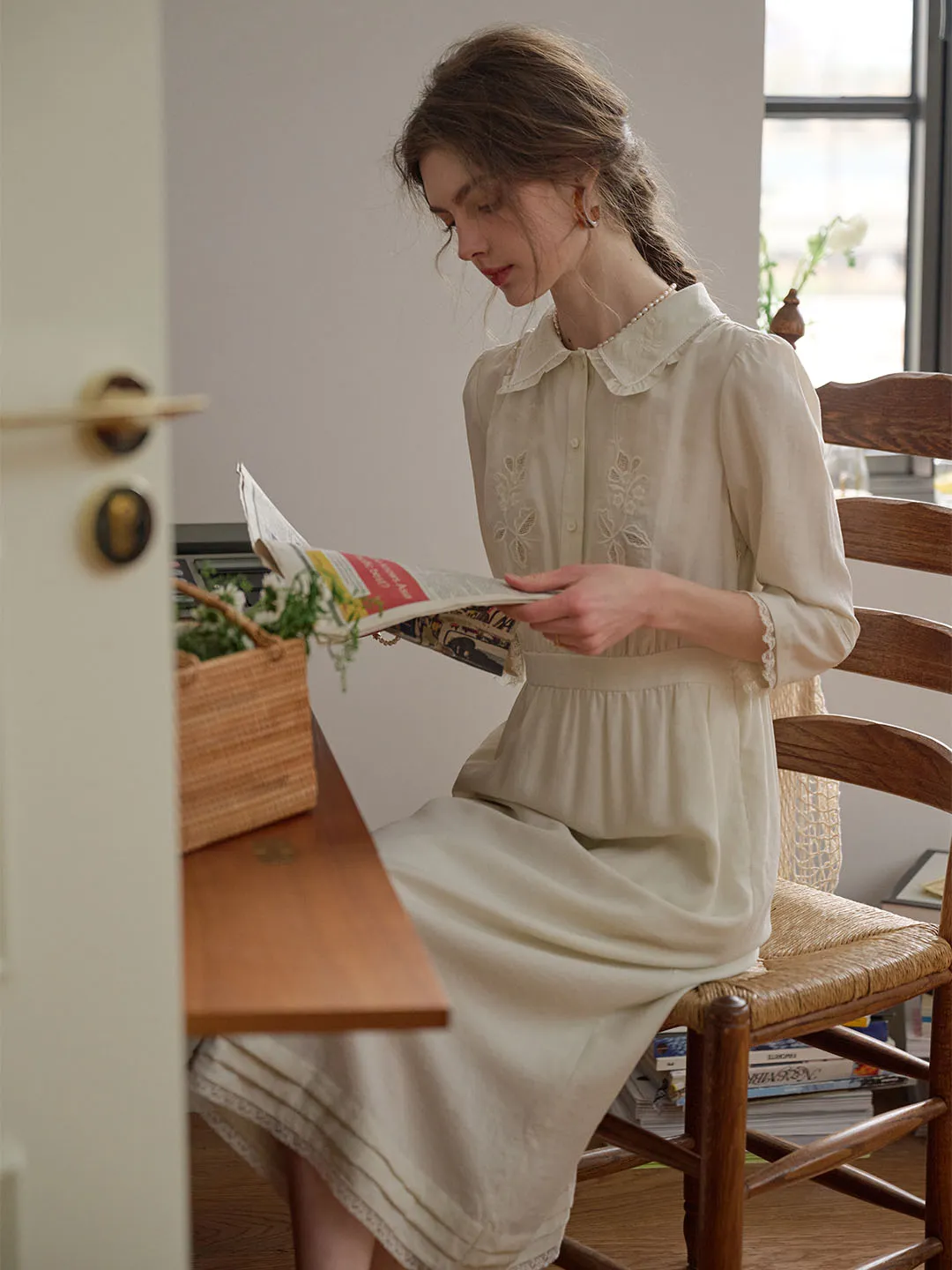 Lauren Lace Lapel Daisy Embroidered Dress