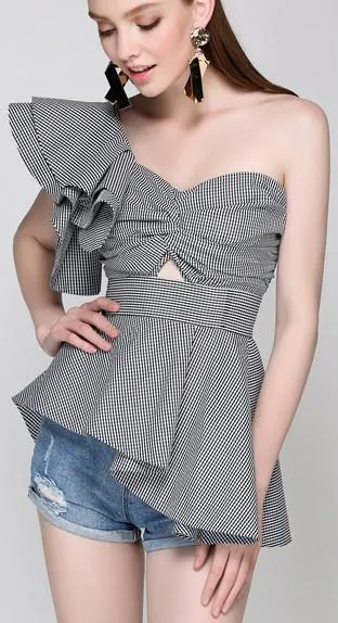 'MarÌ_a De M̬dici' Asymmetrical Peplum Gingham Top