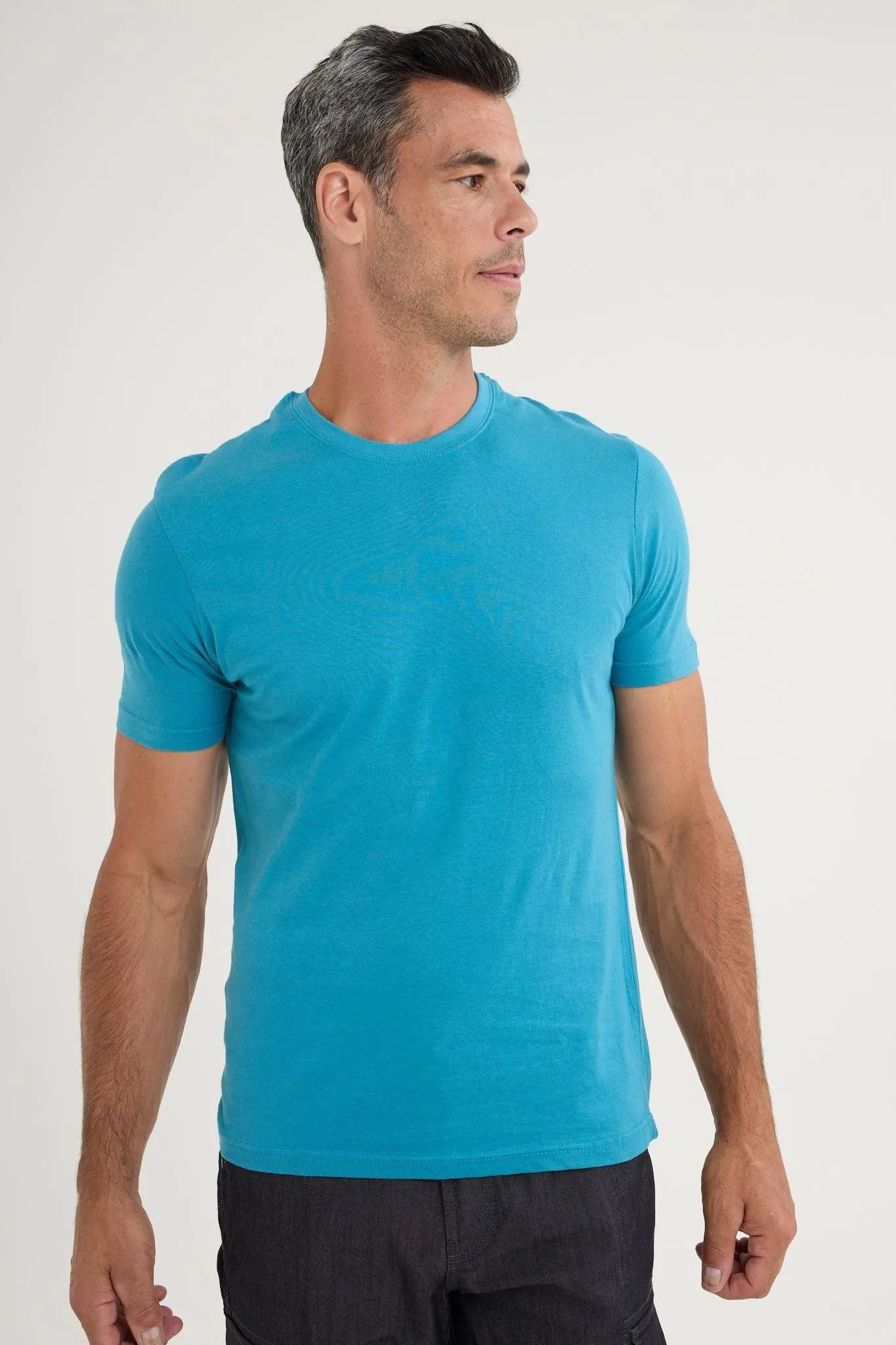 Plain round neck T-shirt