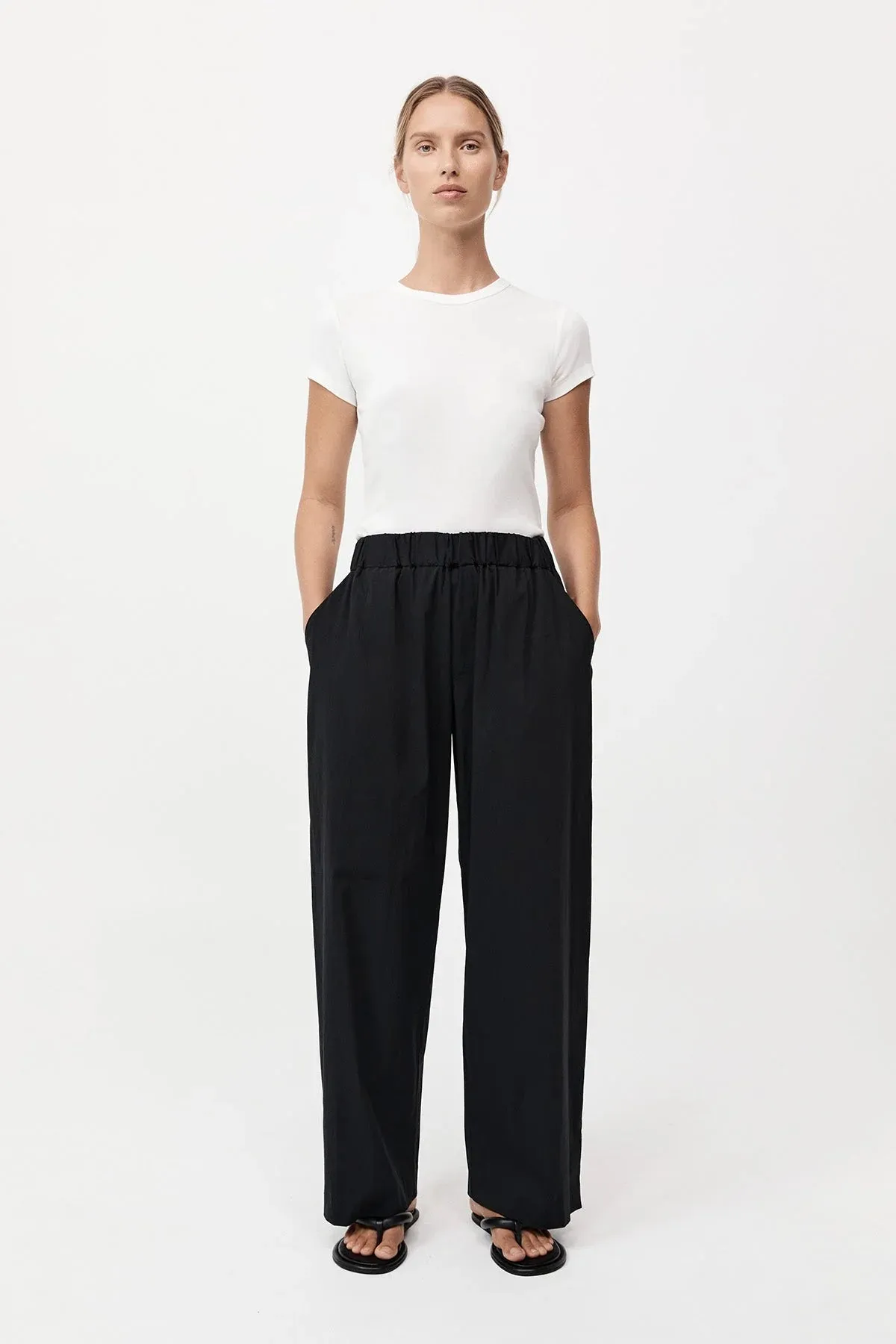 Relaxed Pants in Black