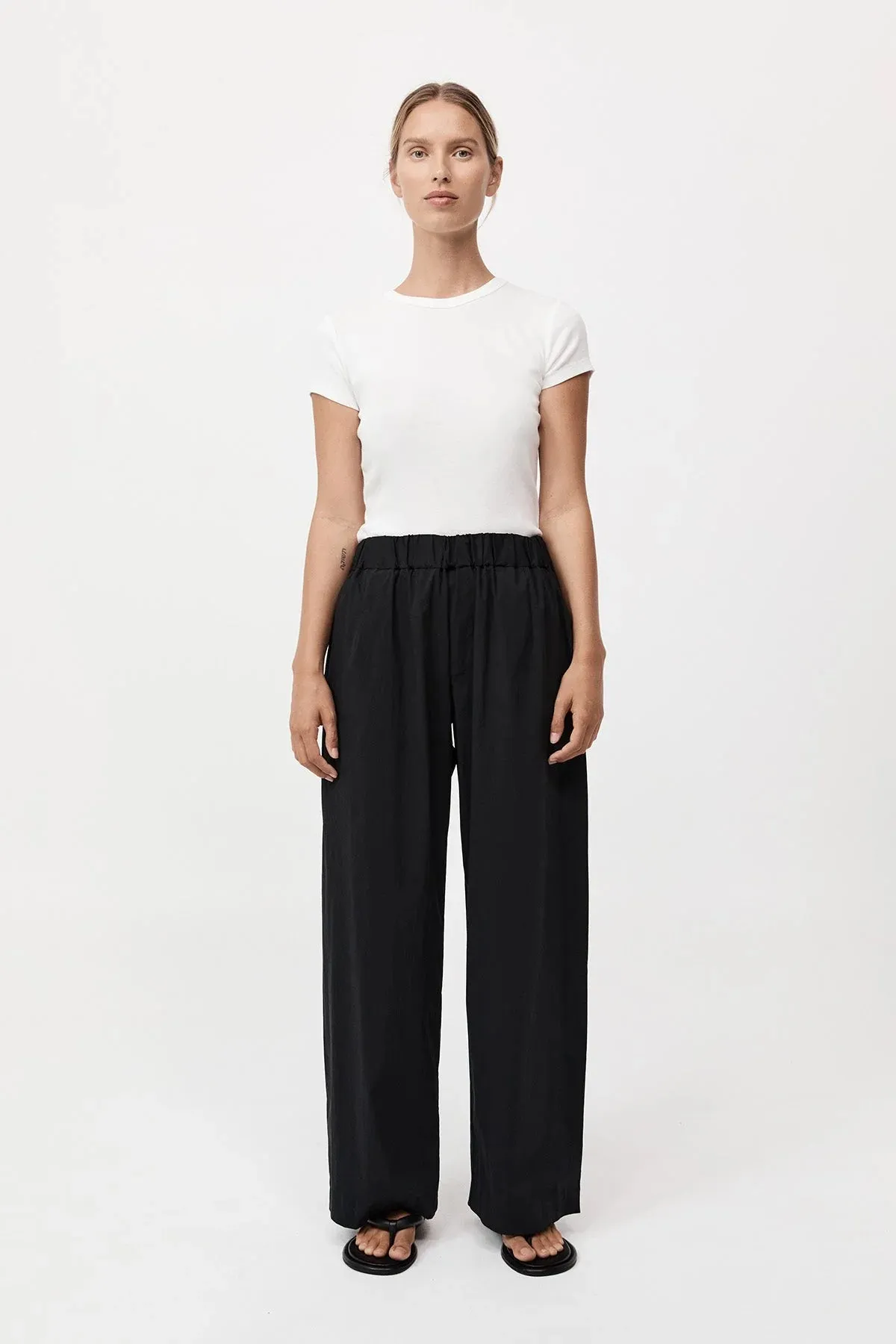 Relaxed Pants in Black