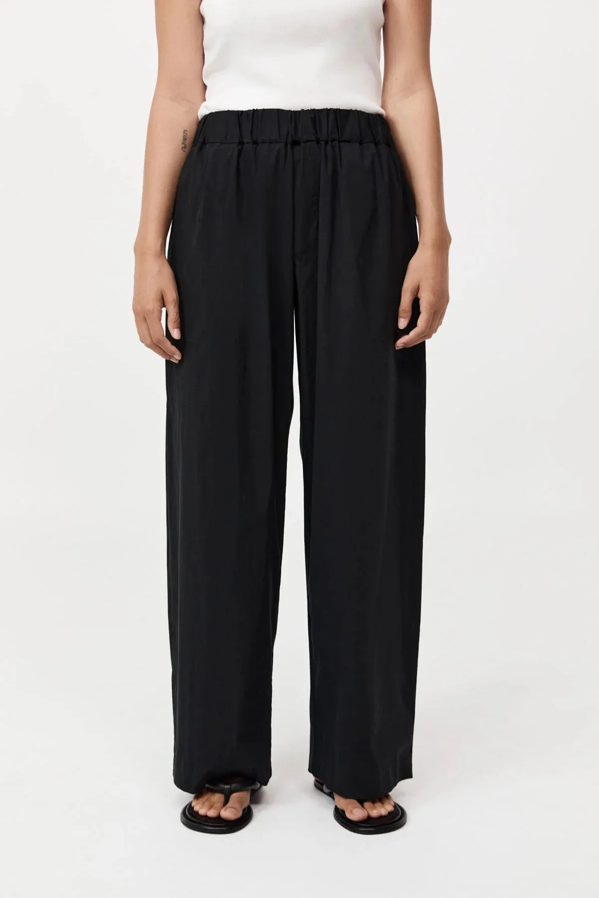 Relaxed Pants in Black